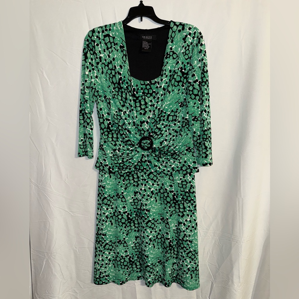 Ignite By Carol Lin Green Patterned Dress Size 10
